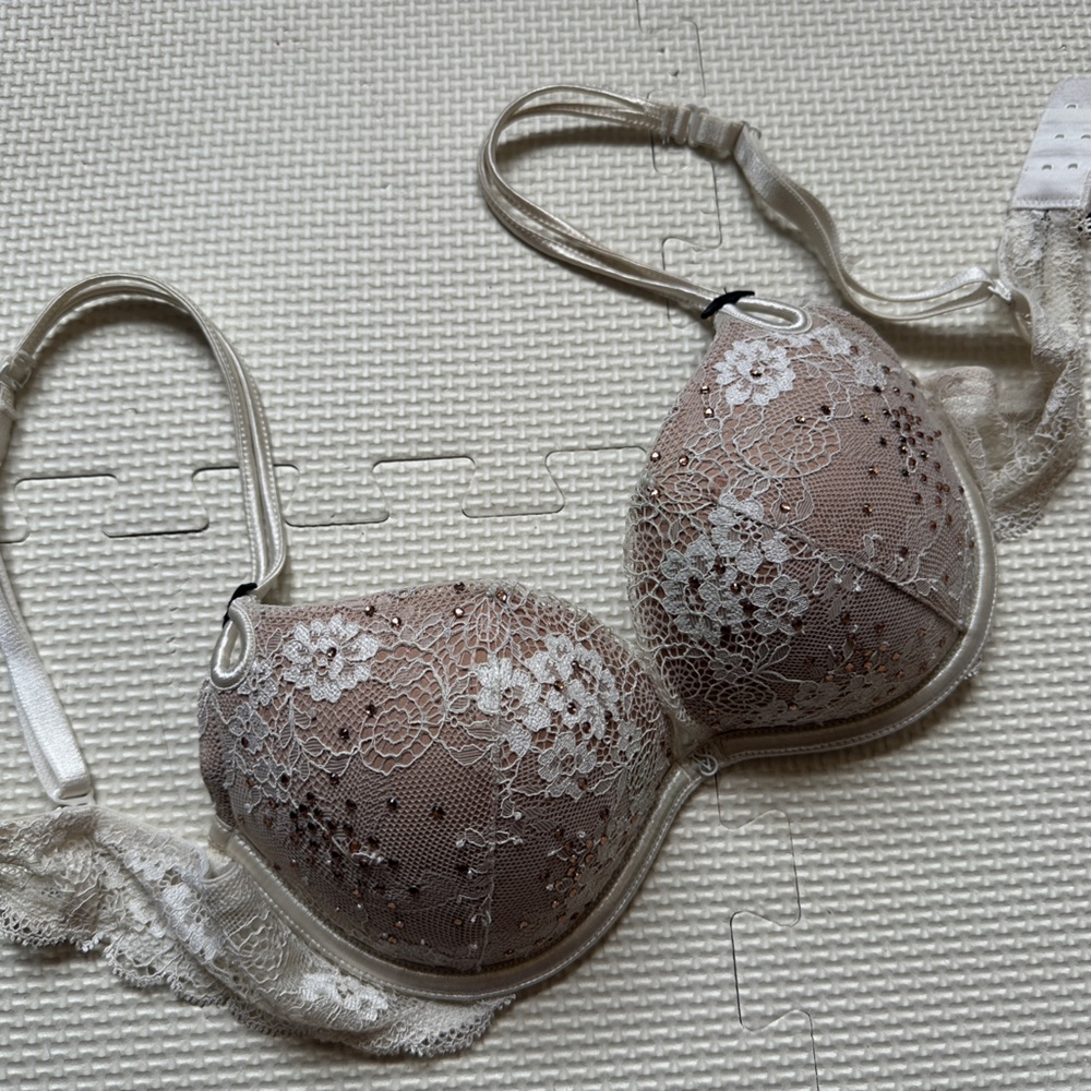 Victoria's Secret Lace Underwire Bra - Cream and Brown